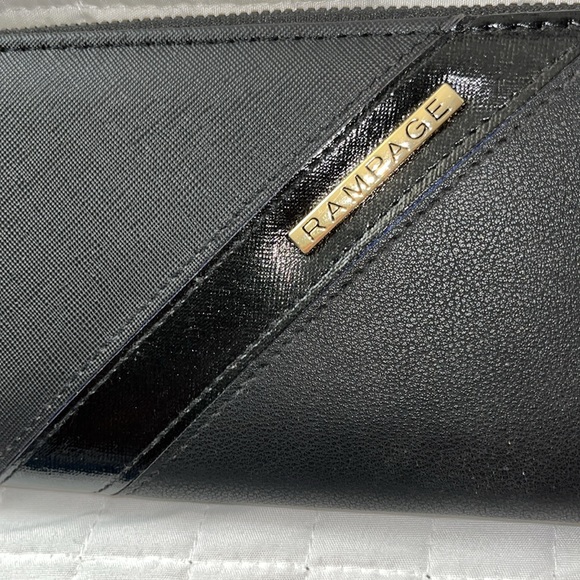 🔥🔥🔥Rampage Black Fabric w/Vegan Leather Accents Wallet w/4 Interior Sections - Picture 2 of 7